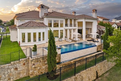 Introducing an exceptional Modern Contemporary California home - photo 11
