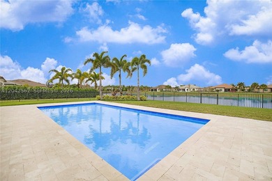 EXTRAORDINARY VALUE IN ANCIENT TREE - THE ONLY POOL HOME - photo 1