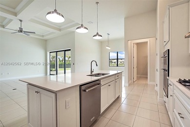 EXTRAORDINARY VALUE IN ANCIENT TREE - THE ONLY POOL HOME - photo 10