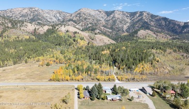 Palisades Reservoir Home For Sale in Alpine Wyoming