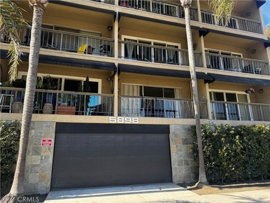 Experience coastal living in Naples' Island! This move-in ready - photo 3