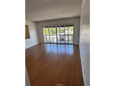 Experience coastal living in Naples' Island! This move-in ready - photo 4