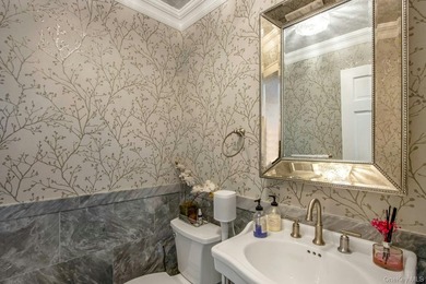 The French Ivy House is a rare and enchanting country retreat in - photo 11