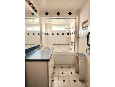 This Nampa charmer has so much to offer - beautiful custom