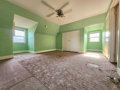 This Nampa charmer has so much to offer - beautiful custom