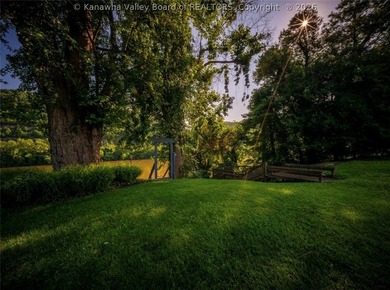 Wake up to breathtaking Kanawha River views from every front - photo 20