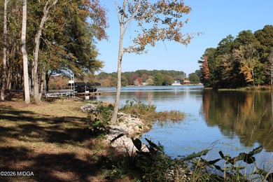 Very Rare Offering on the Beautiful Shores of Lake Oconee. 8.16 - photo 20