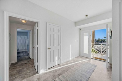 Beautiful 3-bedroom, 2-bath condominium located in the highly - photo 7