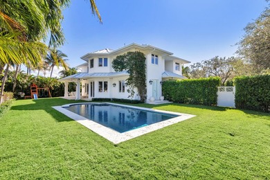 This stunning waterfront property in Lake Worth offers the - photo 3