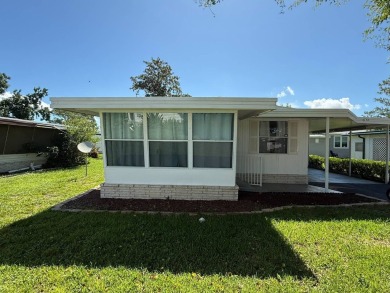 Mid Florida Lakes Area Home For Sale in Leesburg Florida