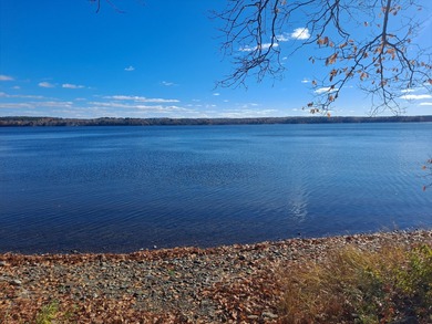 Quaint camp on Unity Pond (Lake Winnecook)! This 3 bed, 1 bath - photo 5