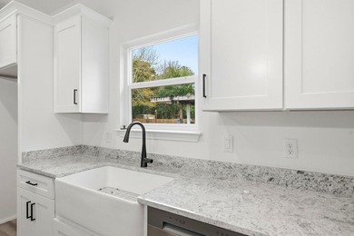 This semi-custom home offers a spacious living with 4 bedrooms - photo 15