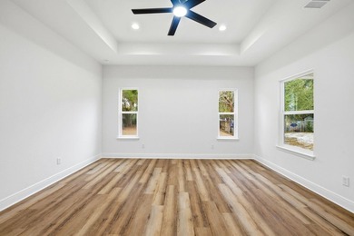This semi-custom home offers a spacious living with 4 bedrooms - photo 21