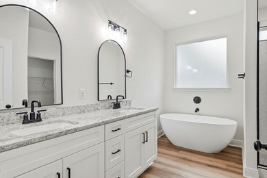 This semi-custom home offers a spacious living with 4 bedrooms - photo 22