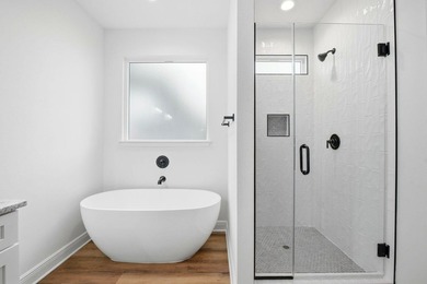 This semi-custom home offers a spacious living with 4 bedrooms - photo 24