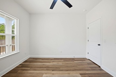 This semi-custom home offers a spacious living with 4 bedrooms - photo 33