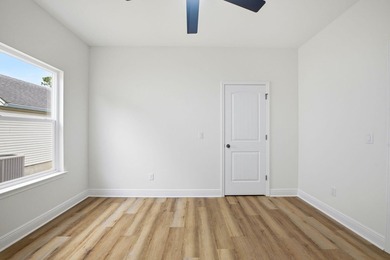 This semi-custom home offers a spacious living with 4 bedrooms - photo 36