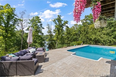 This Four Seasons gem is going to check all of the boxes on your - photo 40