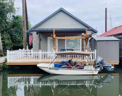 Lake Home For Sale in Scappoose, Oregon