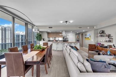 Truly one-of-a-kind offering at Brickell Flatiron. The only 3-B - photo 3