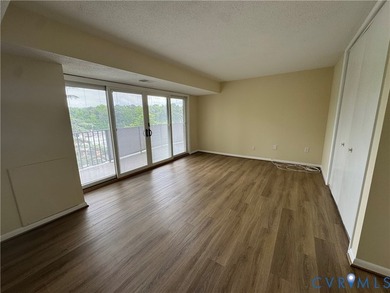 Large bright two bedroom unit in highly desirable Hathaway - photo 14