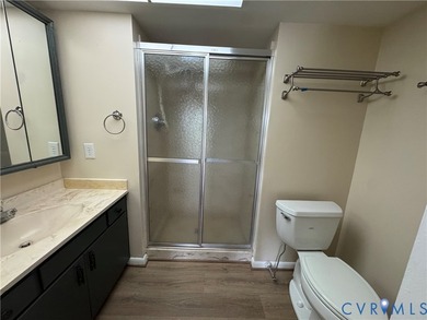 Large bright two bedroom unit in highly desirable Hathaway - photo 15