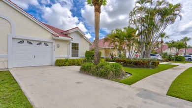 Beautifully Remodeled 2 Bedroom / 2 Bathroom Villa in - photo 15
