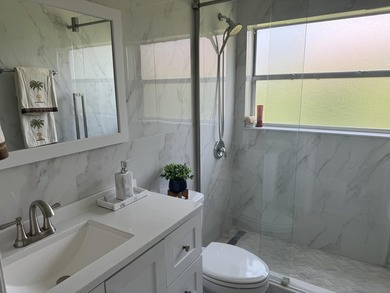 Welcome to this charming four-bedroom, three-bathroom - photo 16