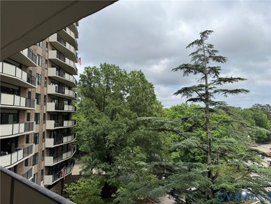 Large bright two bedroom unit in highly desirable Hathaway - photo 18