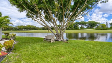 Beautifully Remodeled 2 Bedroom / 2 Bathroom Villa in - photo 20