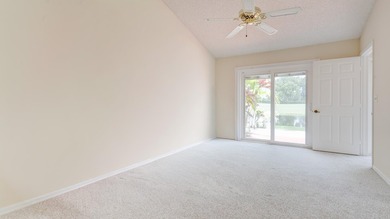 Beautifully Remodeled 2 Bedroom / 2 Bathroom Villa in - photo 29