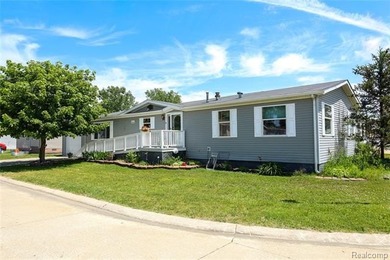 Welcome home to this beautifully maintained 3-bedroom, 2-bath - photo 1