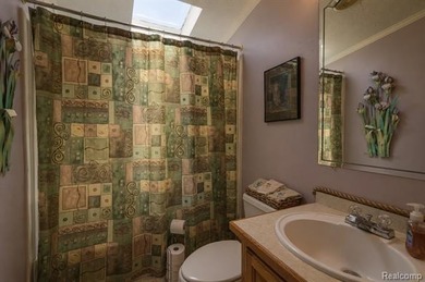 Welcome home to this beautifully maintained 3-bedroom, 2-bath - photo 8