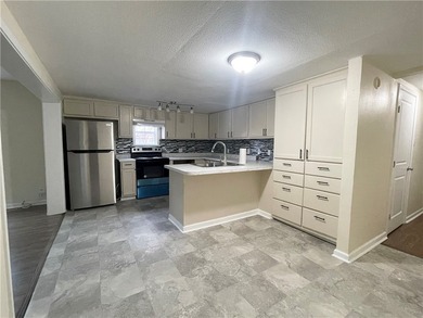 PRICED TO SELL!! Don't miss out on this chance to grab a - photo 18