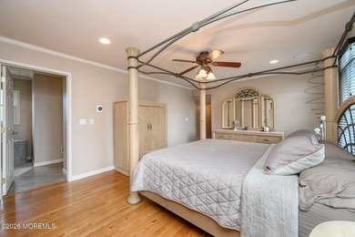 Home Sweet Home! Beautiful 3 Bed 2.5 Bath Expanded Bi-Level with - photo 20