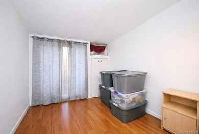 Brick attached multi-level home in the heart of Bayside offering - photo 9