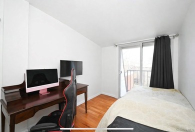 Brick attached multi-level home in the heart of Bayside offering - photo 10