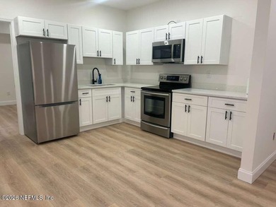 Beautifully updated 3-bedroom, 2-bath home offering the perfect - photo 3