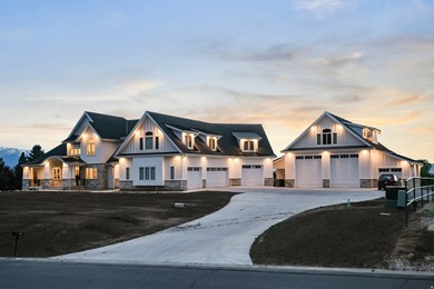 Nestled in a private, exclusive area of southeast Mapleton, this - photo 3
