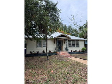 Caloosahatchee River Home For Sale in Fort Myers Florida