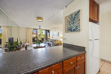 Kamaole Sands is ideally situated in South Maui, just across the - photo 11
