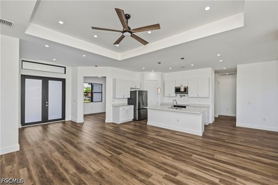 This extraordinary NEW CONSTRUCTION 3 bedroom (+ den), 2 bath - photo 12