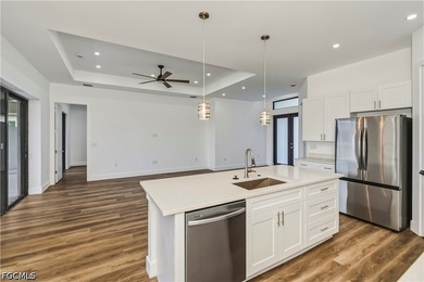 This extraordinary NEW CONSTRUCTION 3 bedroom (+ den), 2 bath - photo 14