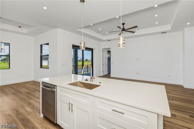 This extraordinary NEW CONSTRUCTION 3 bedroom (+ den), 2 bath - photo 16