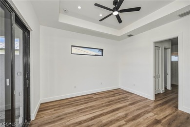 This extraordinary NEW CONSTRUCTION 3 bedroom (+ den), 2 bath - photo 20