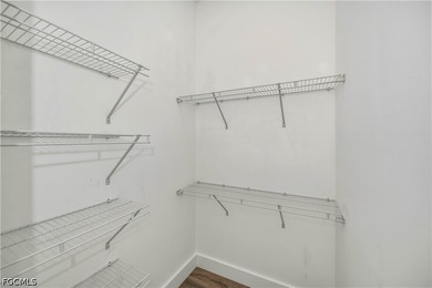 This extraordinary NEW CONSTRUCTION 3 bedroom (+ den), 2 bath - photo 22