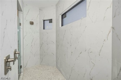This extraordinary NEW CONSTRUCTION 3 bedroom (+ den), 2 bath - photo 27