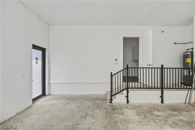 This extraordinary NEW CONSTRUCTION 3 bedroom (+ den), 2 bath - photo 39