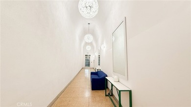 Discover the ultimate urban sanctuary in the heart of Downtown - photo 6