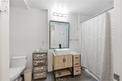 Discover the ultimate urban sanctuary in the heart of Downtown - photo 9